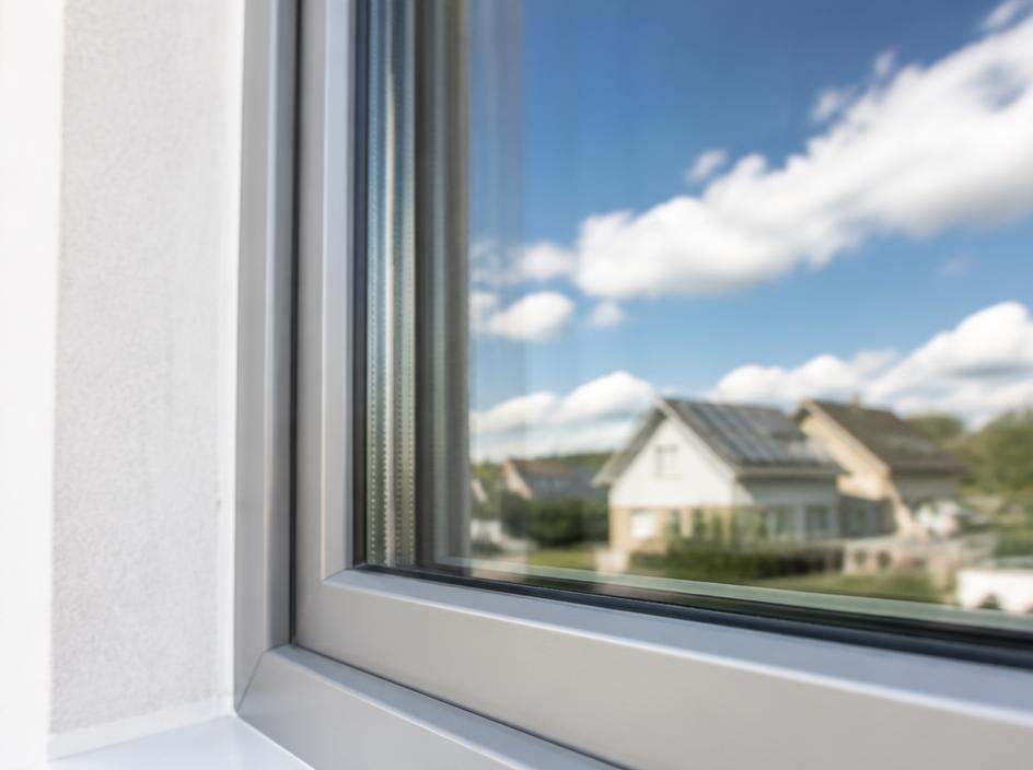 Isolierglas im Fensterrahmen – Glastausch und Verglasungen in Schlangen